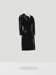 Chanel haute couture Robe du soir courte en paillettes noires 1963 Romy Schneider Esprit de Gabrielle espritdegabrielle.com