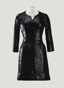 Chanel haute couture Robe du soir courte en paillettes noires 1963 Romy Schneider Esprit de Gabrielle espritdegabrielle.com