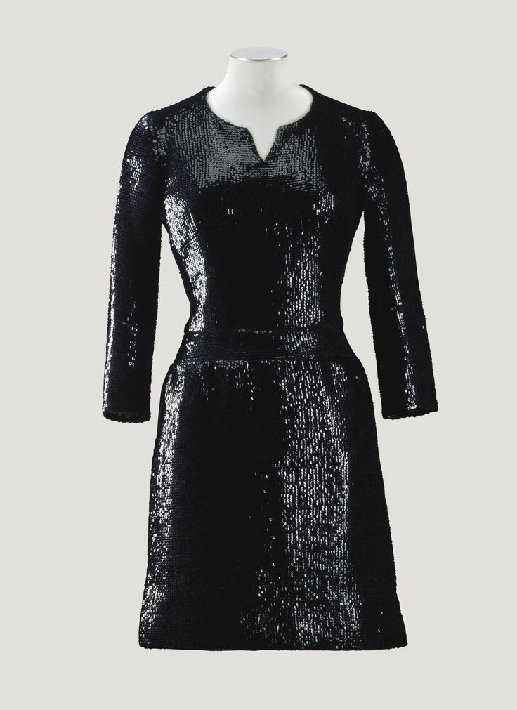 Chanel haute couture Robe du soir courte en paillettes noires 1963 Romy Schneider L'Esprit de Gabrielle