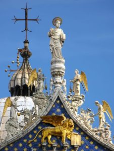 CHANEL restauration lion San Marco Venise Esprit de Gabrielle espritdegabrielle.com