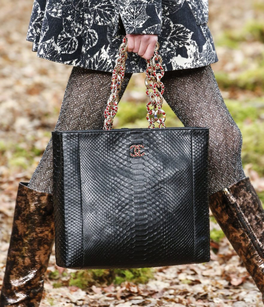 CHANEL Sac en python Esprit de Gabrielle espritdegabrielle.com
