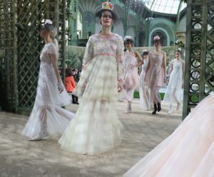 chanel-spring-summer-2018-haute-couture-finale Esprit de Gabrielle espritdegabrielle.com