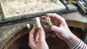 CHANEL Métiers d'Art Paris New York Manchette or Goossens Esprit de Gabrielle espritdegabrielle.com