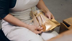 CHANEL Métiers d'Art Paris New York chaussures dorées Massaro Esprit de Gabrielle espritdegabrielle.com