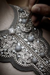 Sarafane CHANEL collier Esprit de Gabrielle espritdegabrielle.com