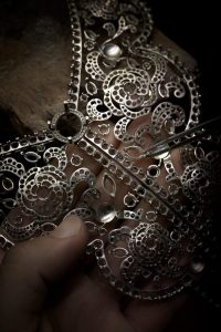 Sarafane CHANEL collier Esprit de Gabrielle espritdegabrielle.com