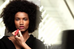 CHANEL Défilé prêt-à-porter printemps été 2020 Backstage maquillage Esprit de Gabrielle espritdegabrielle.com