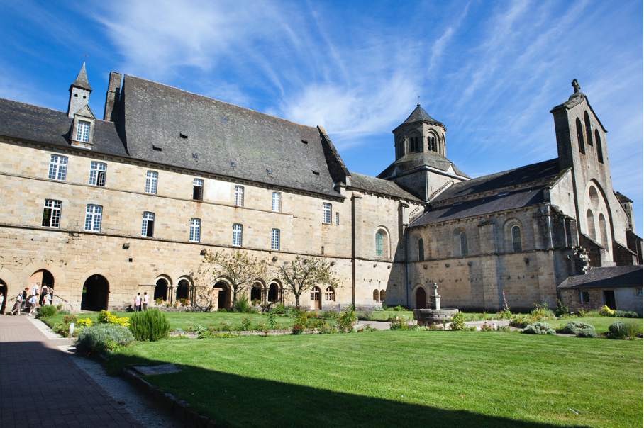 Abbaye Aubazine Esprit de Gabrielle espritdegabrielle.com