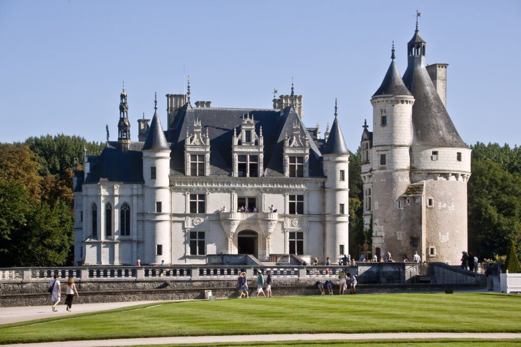 CHANEL on X: The façade of the Château de Chenonceau, a jewel of