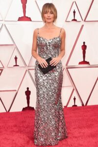 Margot Robbie CHANEL Oscars 2021 Esprit de Gabrielle espritdegabrielle.com