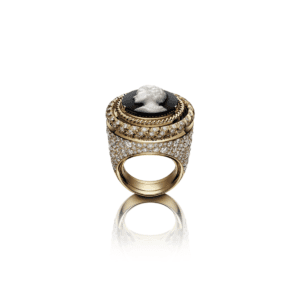 CHANEL JOAILLERIE Mademoiselle Bouton Bague Camée Gabrielle Esprit de Gabrielle espritdegabrielle.com