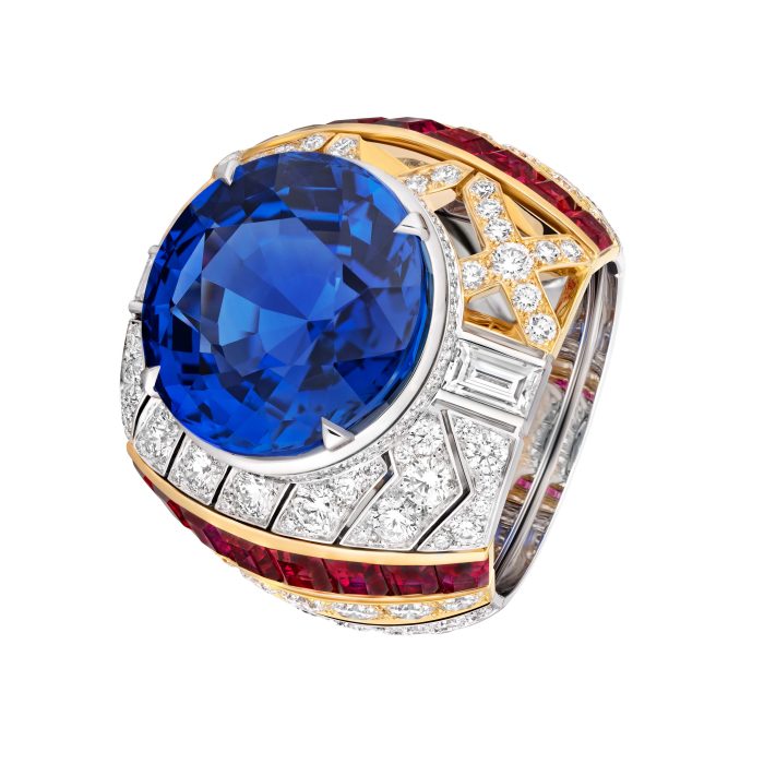 Bague GOLD SLIDER en or blanc, or jaune, diamants, saphir et rubis, avec un saphir taille rond 17,76 cts - Chanel