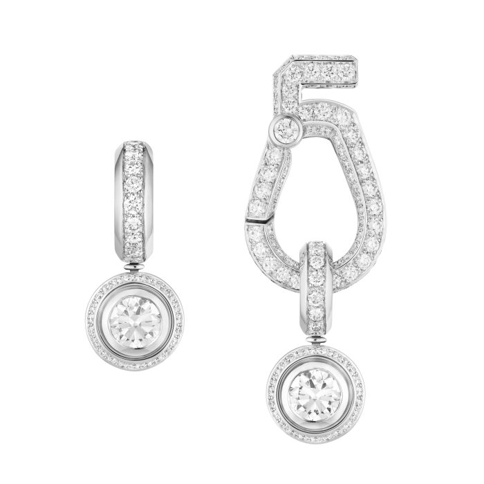 Boucles d'oreilles SPORTY 5 en or blanc et diamants, avec deux diamants taille brillant 2*0,78 ct F+ VVS+ - Chanel