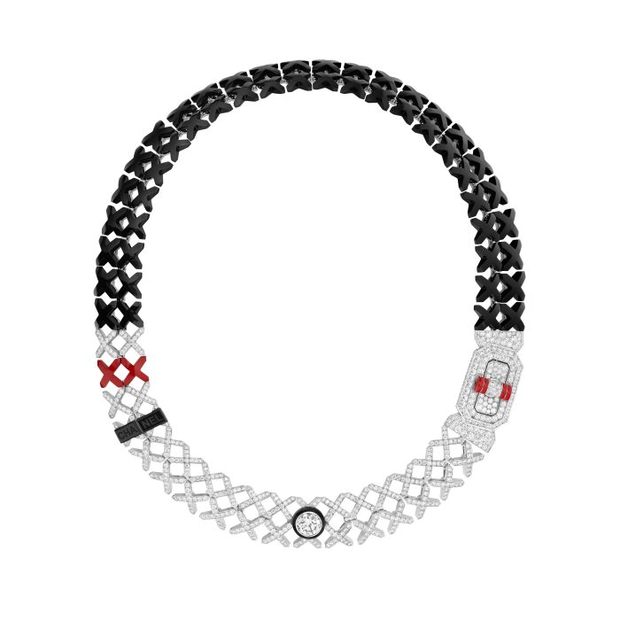 Collier QUILTED 2.55 en or blanc, diamants, laque rouge et noire, avec un diamant taille brillant 2,01 cts E IF-VVS - Chanel