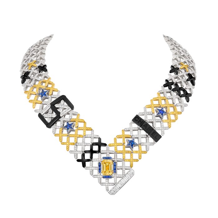 Collier QUILTED STARS en or blanc, or jaune, diamants, diamants jaunes, saphirs et onyx, avec un diamant jaune taille émeraude 7,06 cts FVOY VSI