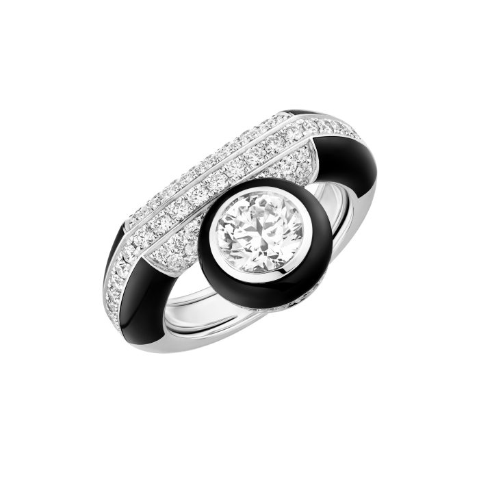 Bague CHANEL PRINT BLACK & WHITE en or blanc, diamants et laque noire, avec un diamant taille brillant 1,06 cts E VVS1