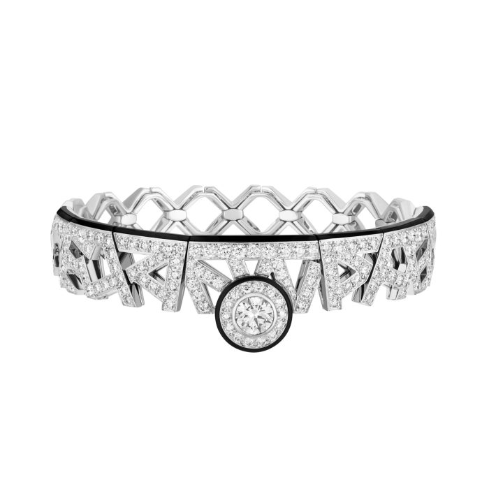 Bracelet CHANEL PRINT en or blanc, diamants et laque noire, avec un diamant taille brillant 0,71 ct F+ VVS+