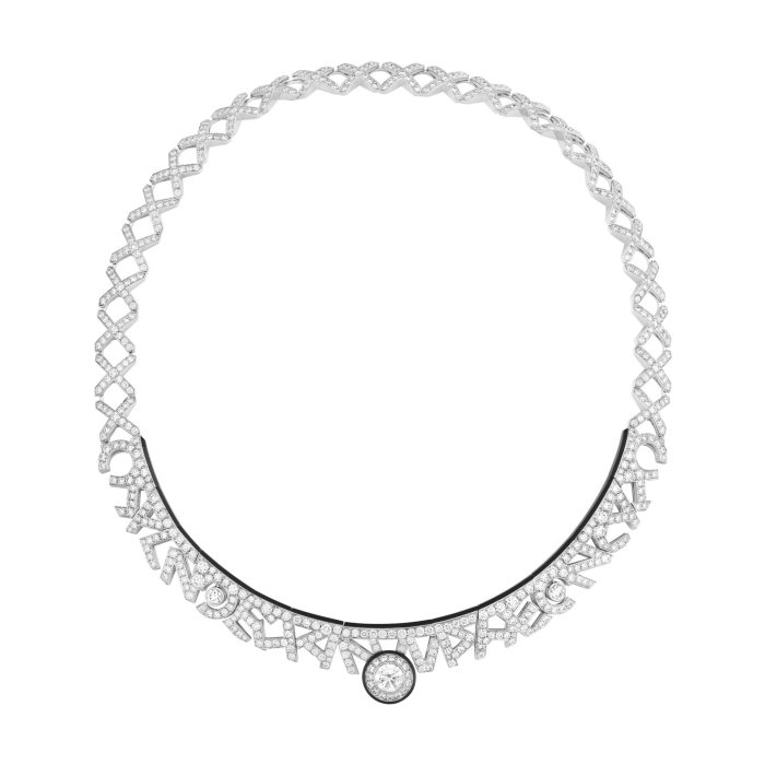 Collier CHANEL PRINT en or blanc, diamants et laque noire, avec un diamant taille brillant 1,01 cts D IF 